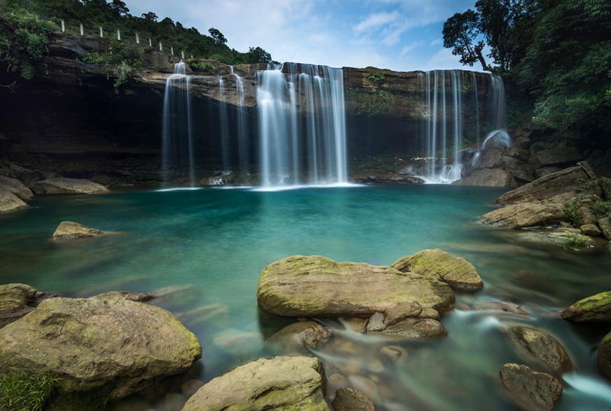 Magical Meghalaya: Waterfalls & Caves Escape